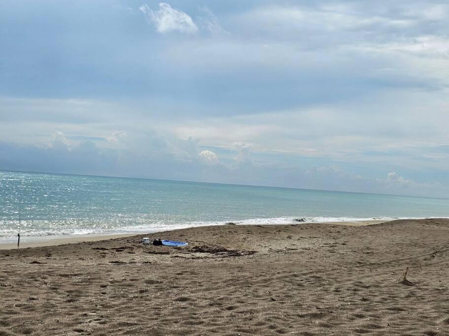 Apartamento Seaside Cove Fort Pierce Exterior foto